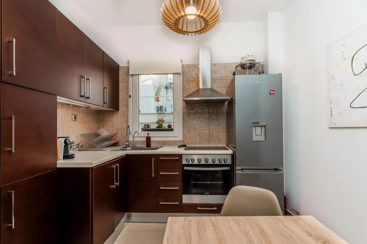 Happy Traveller - Luxury, Free Parking Apartment Thessaloniki