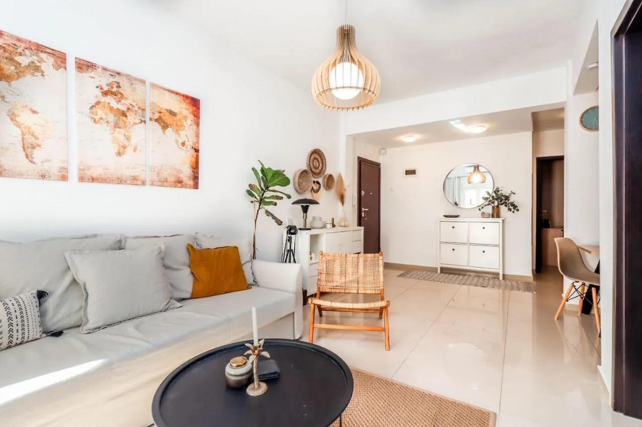 Happy Traveller - Luxury, Free Parking Apartment Thessaloniki Greece