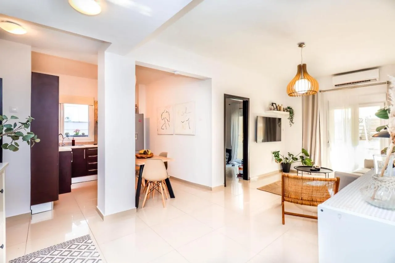 Happy Traveller - Luxury, Free Parking Apartment Thessaloniki